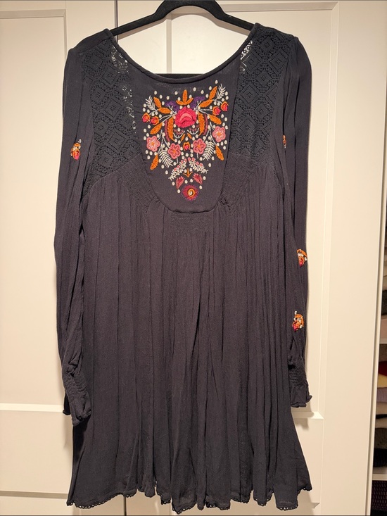 Free People Dresses & Skirts - Free People Black Long-Sleeve Embroidered Boho dress